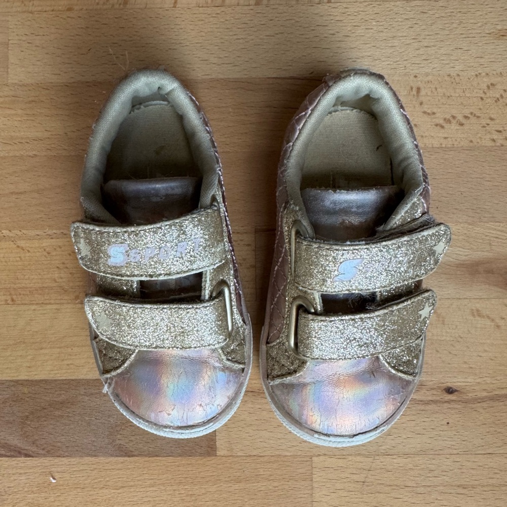 Sketchers Metallic Pink/ Gold Velcro Toddler Sneakerss size 5